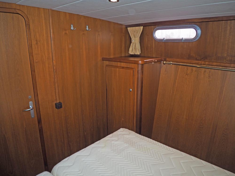 Aft cabin, Accommodation